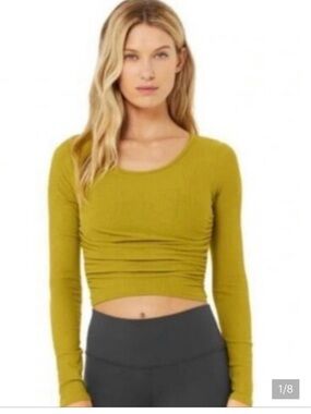 ALO Yoga Long Sleeve Ruched Crop Top - Olive Green Size Medium